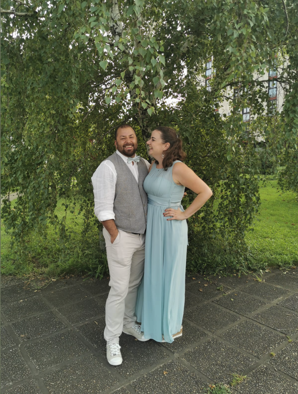 Nico und Petra gratulieren auch gerne anderen Brautpaaren persönlich. Das Foto, das sie uns geschickt haben, entstand auf einer Hochzeit – dort wurden sie gebucht, um Glückwünsche zu überbringen!