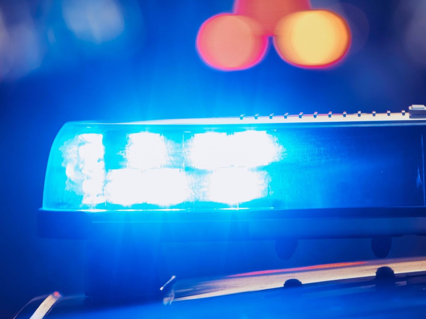 Polizei sucht Zeugen nach Verkehrsunfall (SYMBOLBILD)