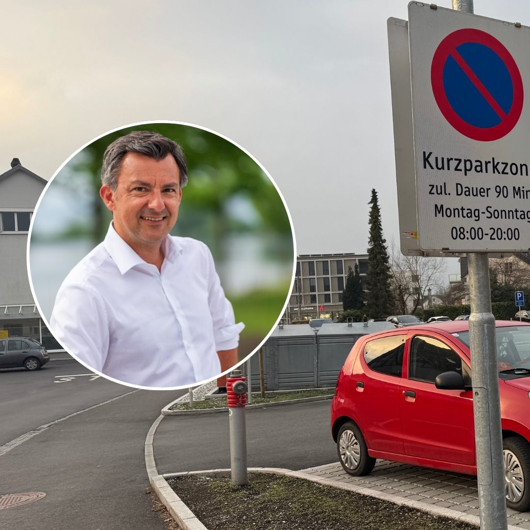 Martin Staudinger erklärt gegenüber VOL.AT die Parkplatzsituation beim Harder Spar Markt.
