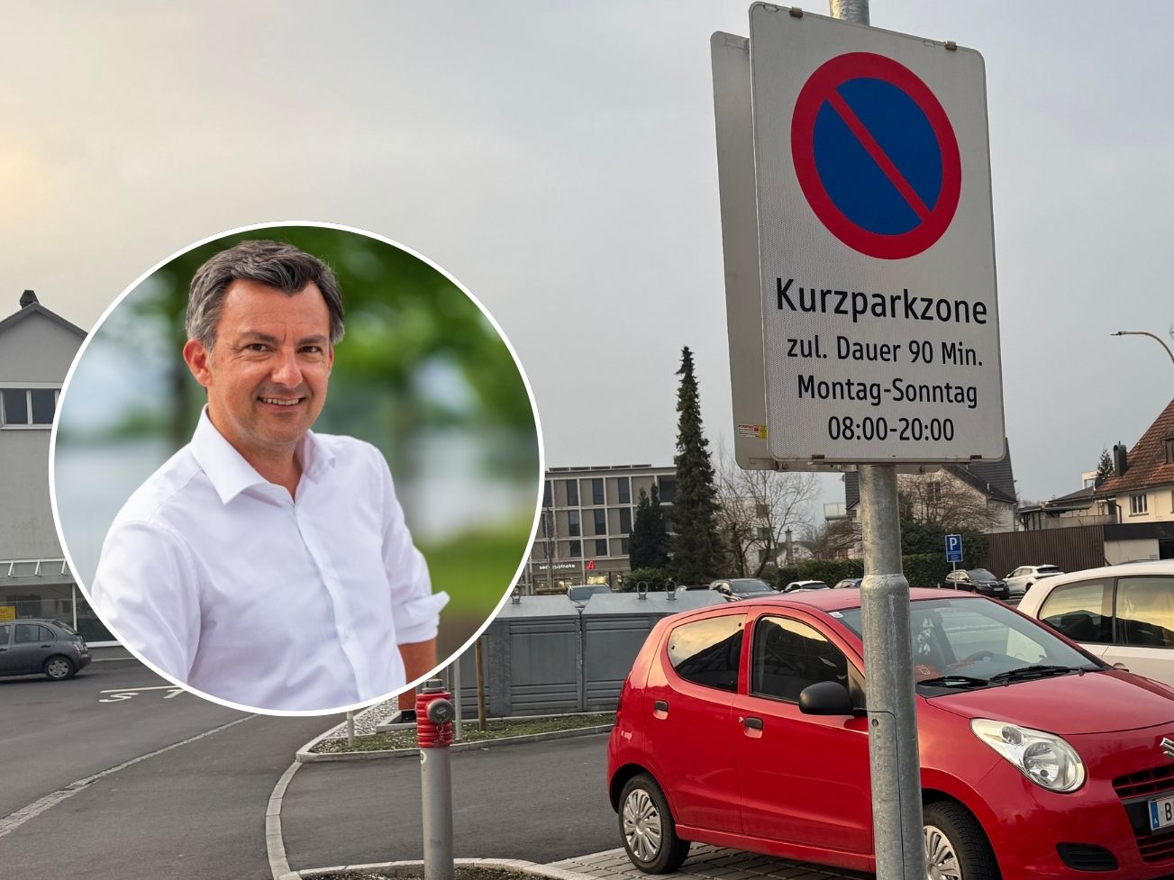 Martin Staudinger erklärt gegenüber VOL.AT die Parkplatzsituation beim Harder Spar Markt.