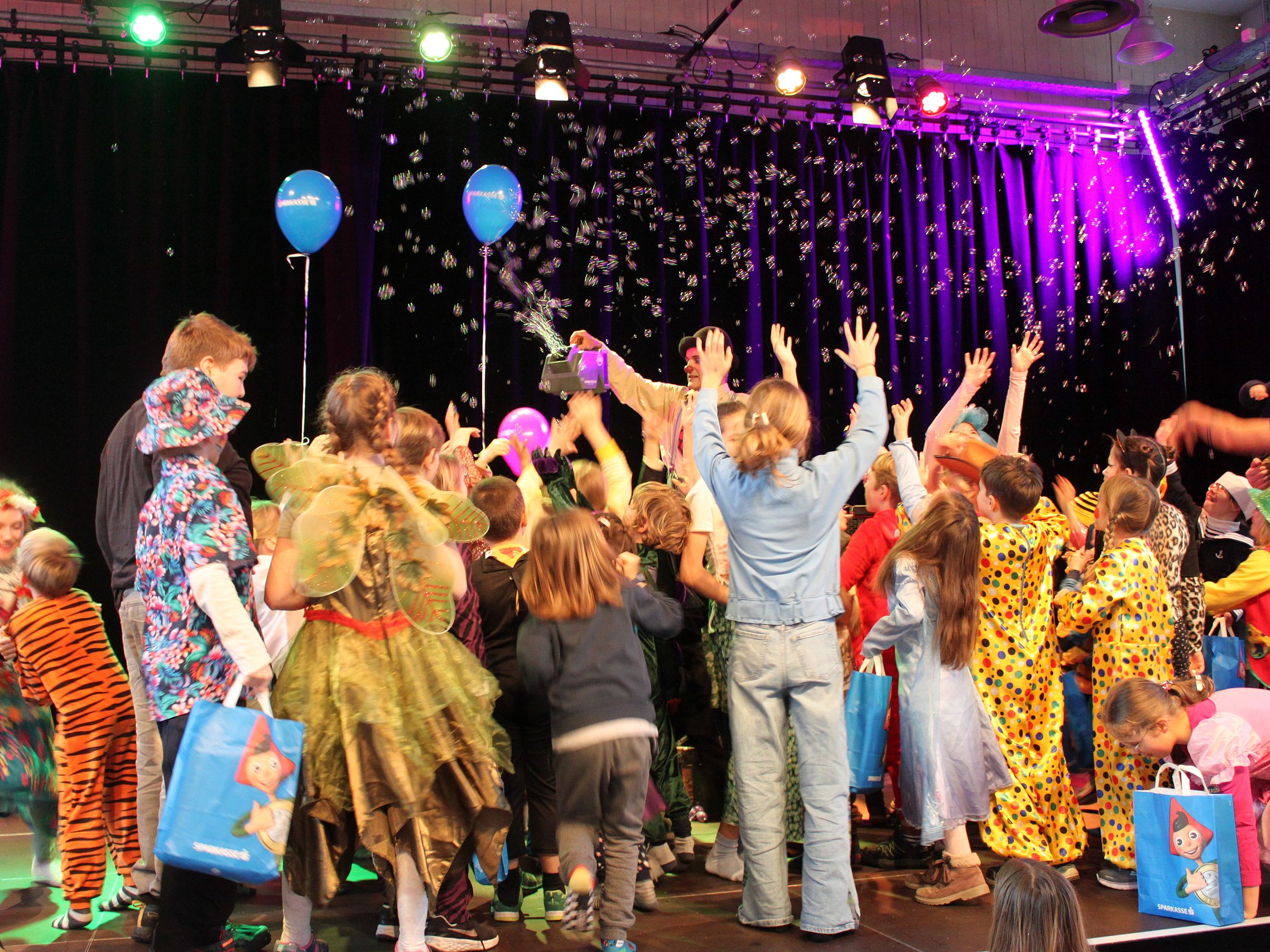 Feldkircher Kindermaskenball.