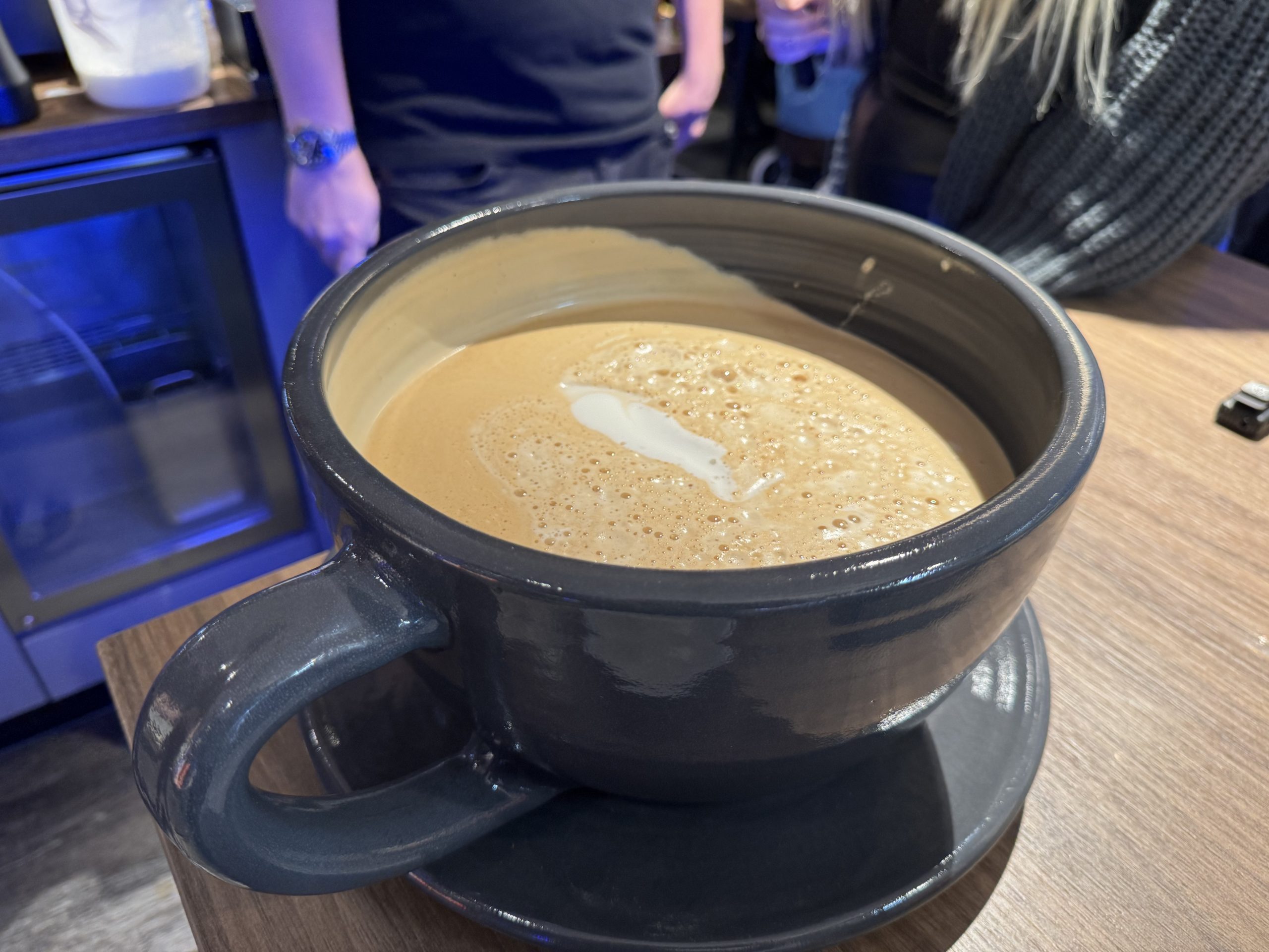 Ein schönes Cappuccino-Milchschaum-Herz gelingt bei diesen Mengen nicht immer.