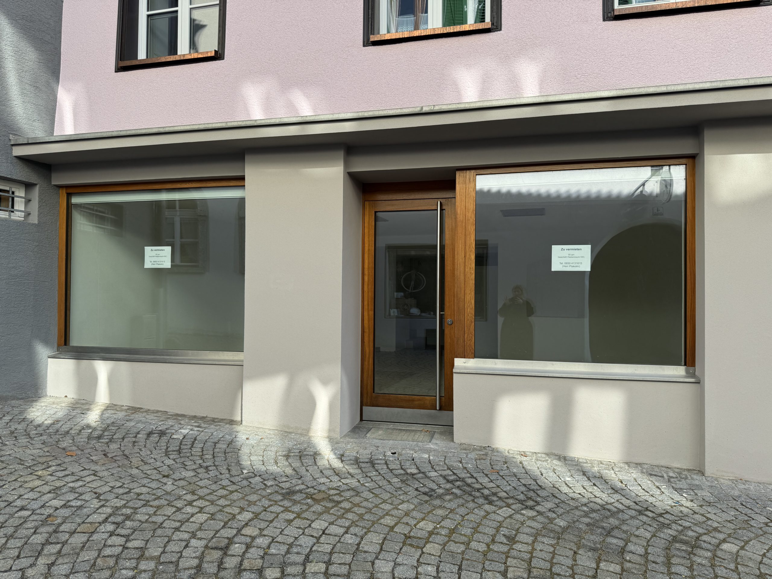 Dieser Laden ist aktuell zu vermieten. Dieser Laden ist aktuell zu vermieten.