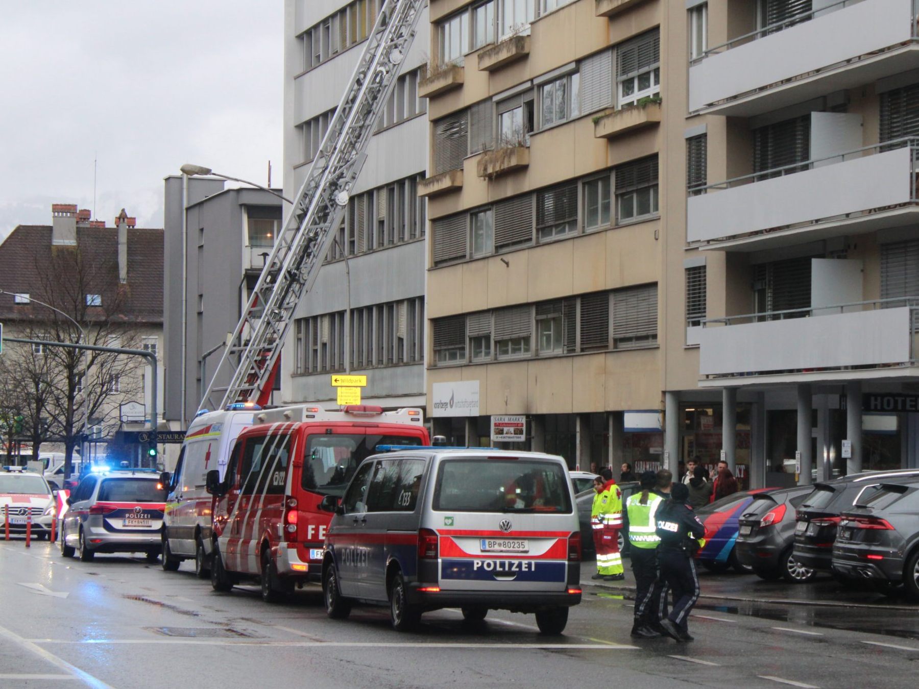 Unklare Rauchentwicklung im obersten Stock
