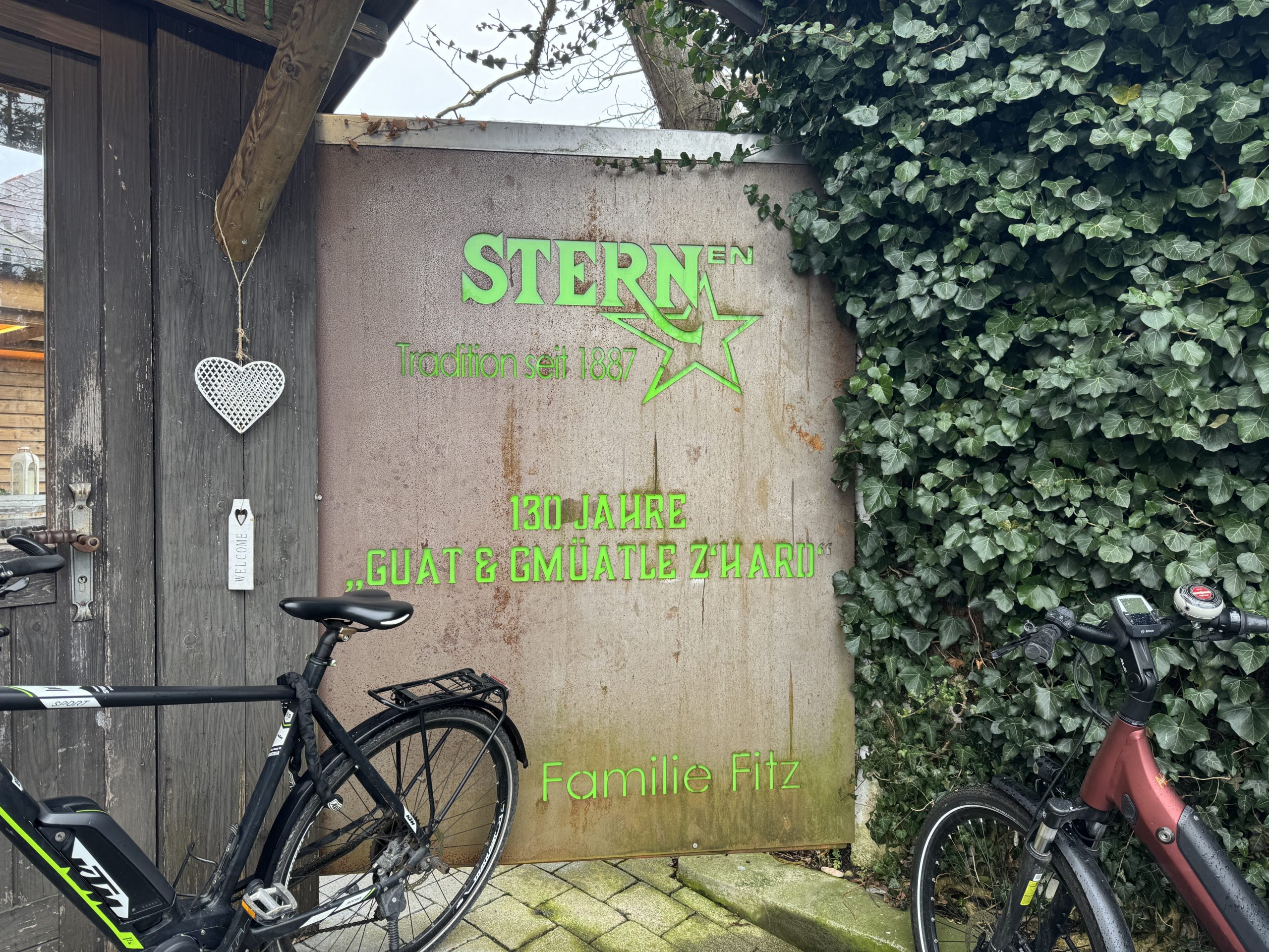 Bereits seit 1887 besteht das Harder Gasthaus.