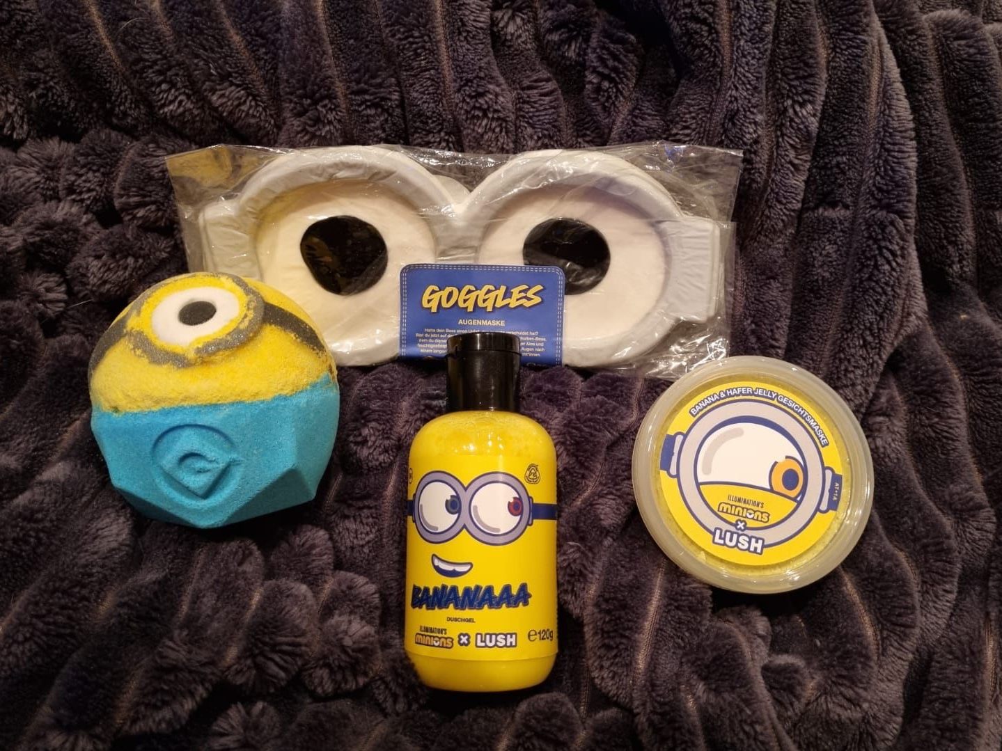 VIENNA.at durfte die Produkte von Minions × Lush testen. VIENNA.at durfte die Produkte von Minions × Lush testen.