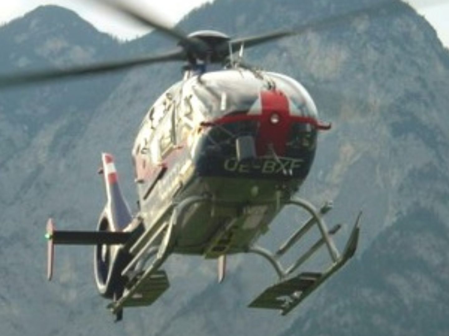Polizeihubschrauber "Libelle" flog die Wanderer zurück ins Tal.