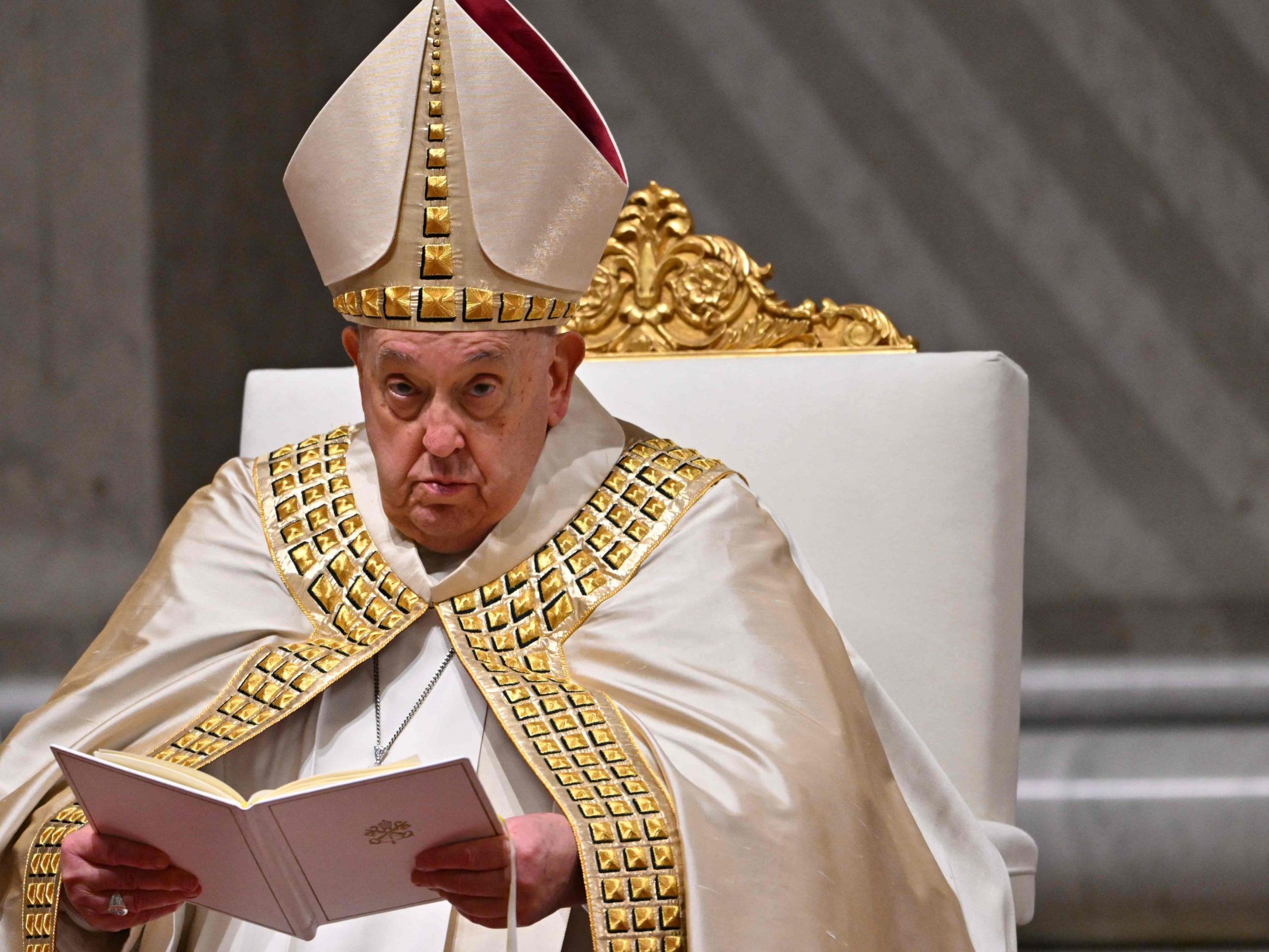 Pontifex erbrach nach Atemkrämpfen - Atemwerte "abrupt verschlechtert" - Prognose "bleibt verhalten" Pontifex erbrach nach Atemkrämpfen - Atemwerte "abrupt verschlechtert" - Prognose "bleibt verhalten"