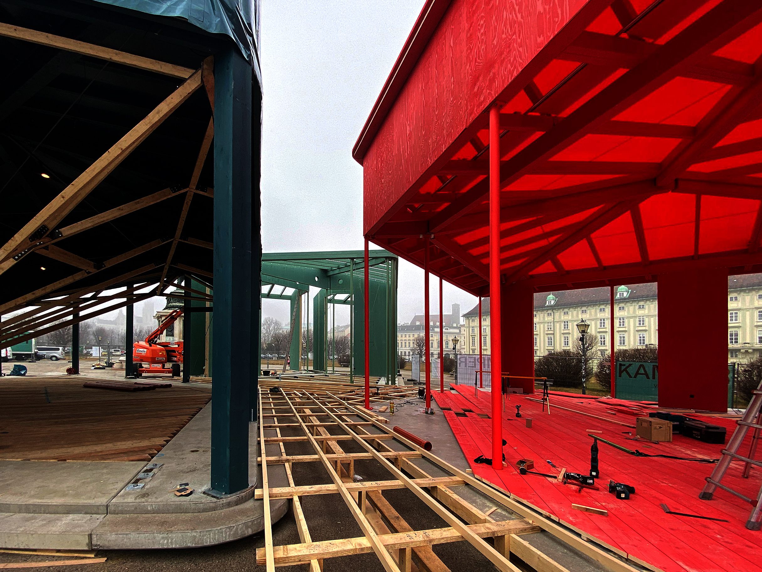 Die Pavillons werden am Wiener Heldenplatz aufgebaut.