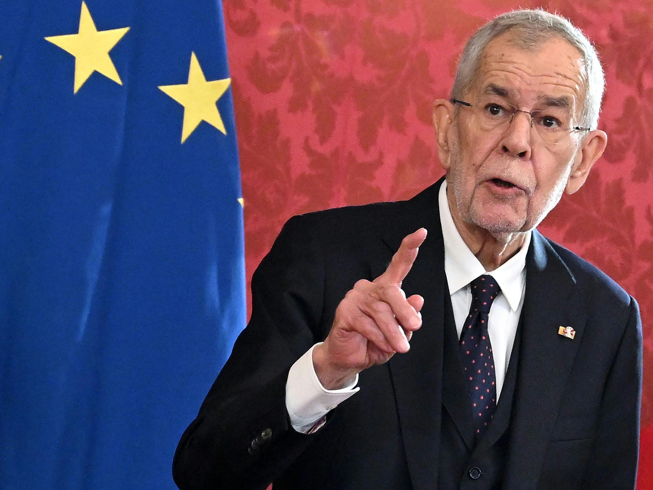 Van der Bellen hatte schon mit diversen Farbkonstellationen zu tun. Van der Bellen hatte schon mit diversen Farbkonstellationen zu tun.