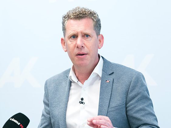 Bernhard Heinzle: „Diese Entscheidung ist ein Schlag ins Gesicht der Arbeitnehmer:innen“ Bernhard Heinzle: „Diese Entscheidung ist ein Schlag ins Gesicht der Arbeitnehmer:innen“