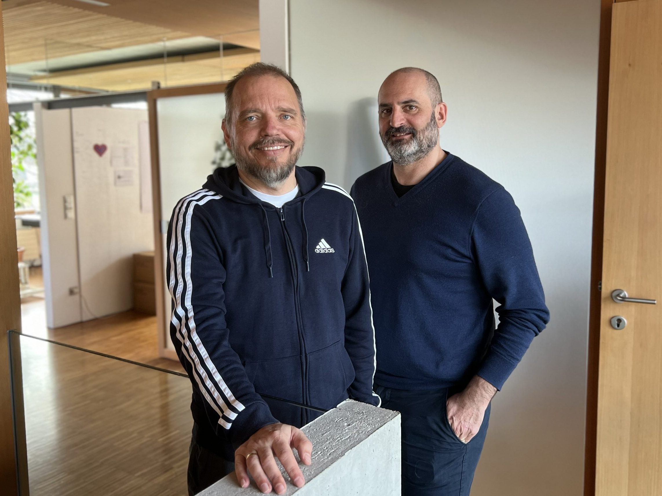 Die beiden kreativen Leiter Mario Lorenz (links) und Sascha Grabherr übernehmen die Geschäftsführung der Vorarlberger Branding- und Kommunikationsagentur die3. Die beiden kreativen Leiter Mario Lorenz (links) und Sascha Grabherr übernehmen die Geschäftsführung der Vorarlberger Branding- und Kommunikationsagentur die3.