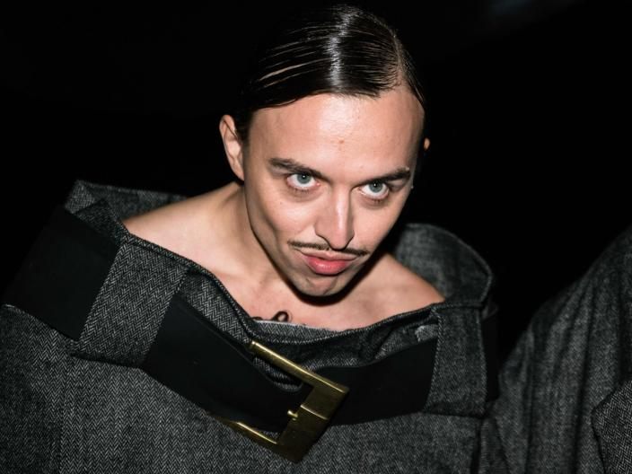 Gegen den ESC-Beitrag von Estlands Rapper Tommy Cash gibt es Proteste. Gegen den ESC-Beitrag von Estlands Rapper Tommy Cash gibt es Proteste.