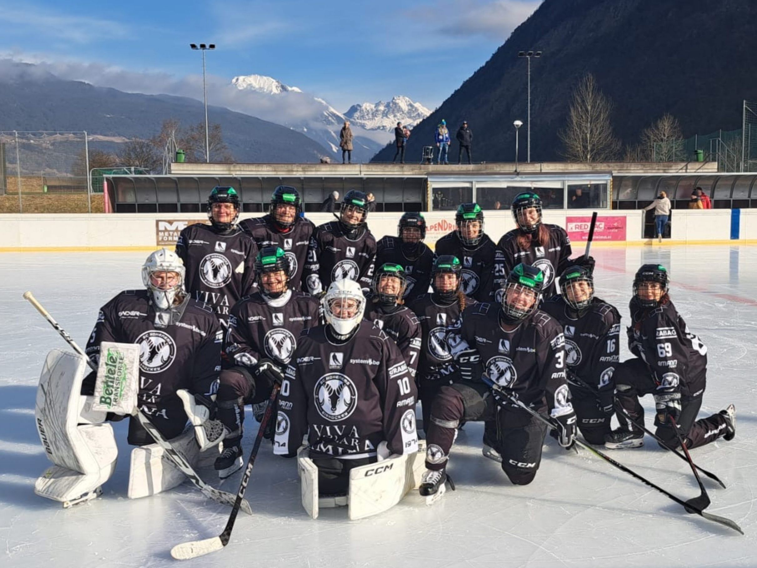 Die Hohenemser Hockeydamen feierten in Imst einen weiteren vollen Erfolg. Die Hohenemser Hockeydamen feierten in Imst einen weiteren vollen Erfolg.