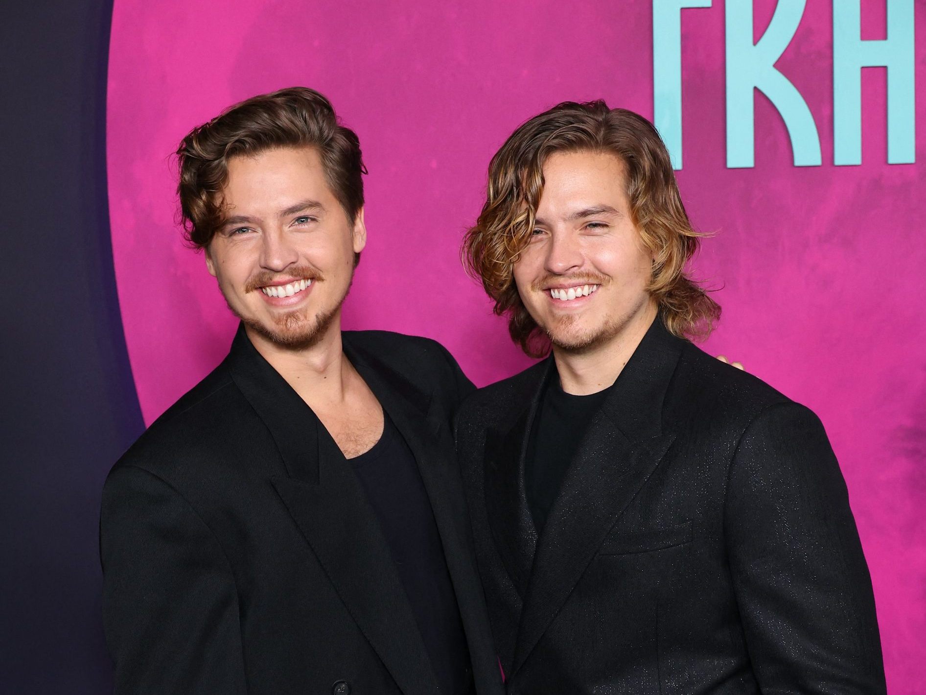 Hotel Zack & Cody“ wird 20: Die Disney-Serie um die chaotischen Zwillinge Zack und Cody (Dylan & Cole Sprouse) im Tipton Hotel begeisterte eine ganze Generation. Hotel Zack & Cody“ wird 20: Die Disney-Serie um die chaotischen Zwillinge Zack und Cody (Dylan & Cole Sprouse) im Tipton Hotel begeisterte eine ganze Generation.