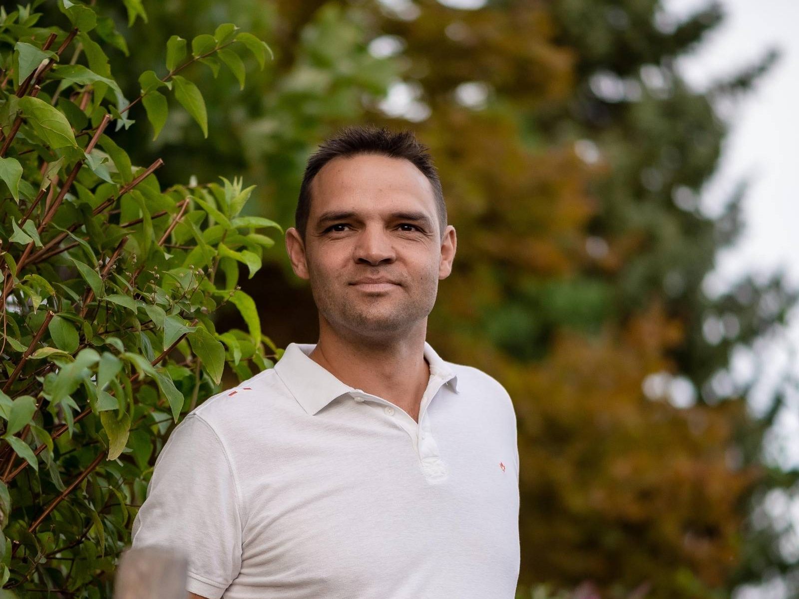 Stefan Übelhör, Bürgermeister von Höchst, setzt auf nachhaltige Entwicklung, Gemeinschaft und eine hohe Lebensqualität. Stefan Übelhör, Bürgermeister von Höchst, setzt auf nachhaltige Entwicklung, Gemeinschaft und eine hohe Lebensqualität.
