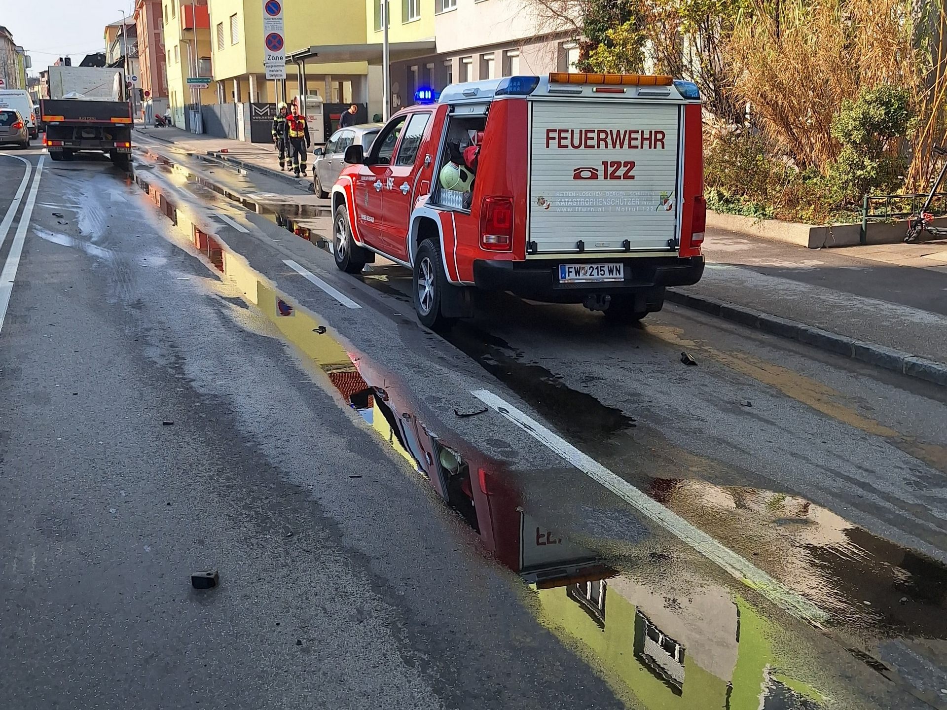 Eine Dieselspur legte die Grazerstraße lahm.
