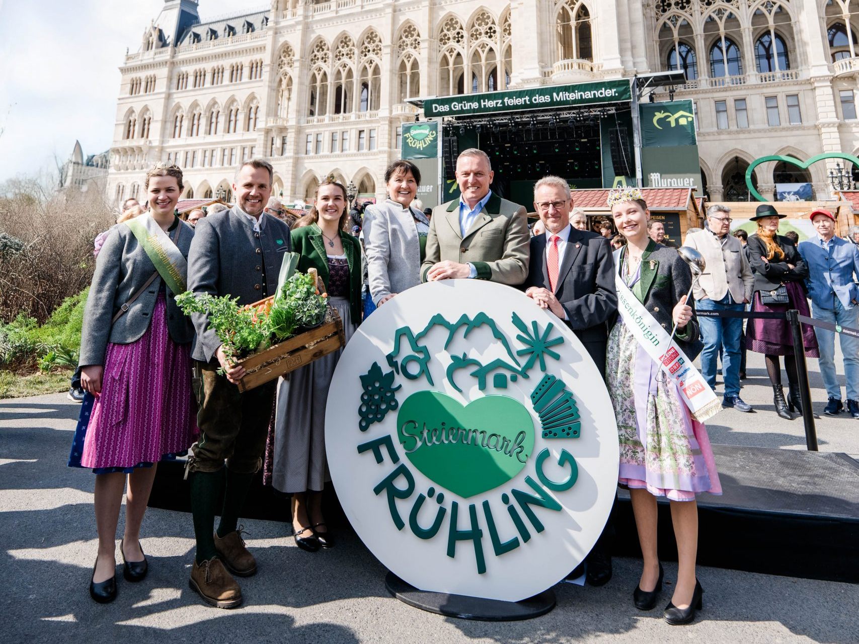 Bis Sonntag findet vor dem Wiener Rathaus wieder der Steiermark-Frühling statt.