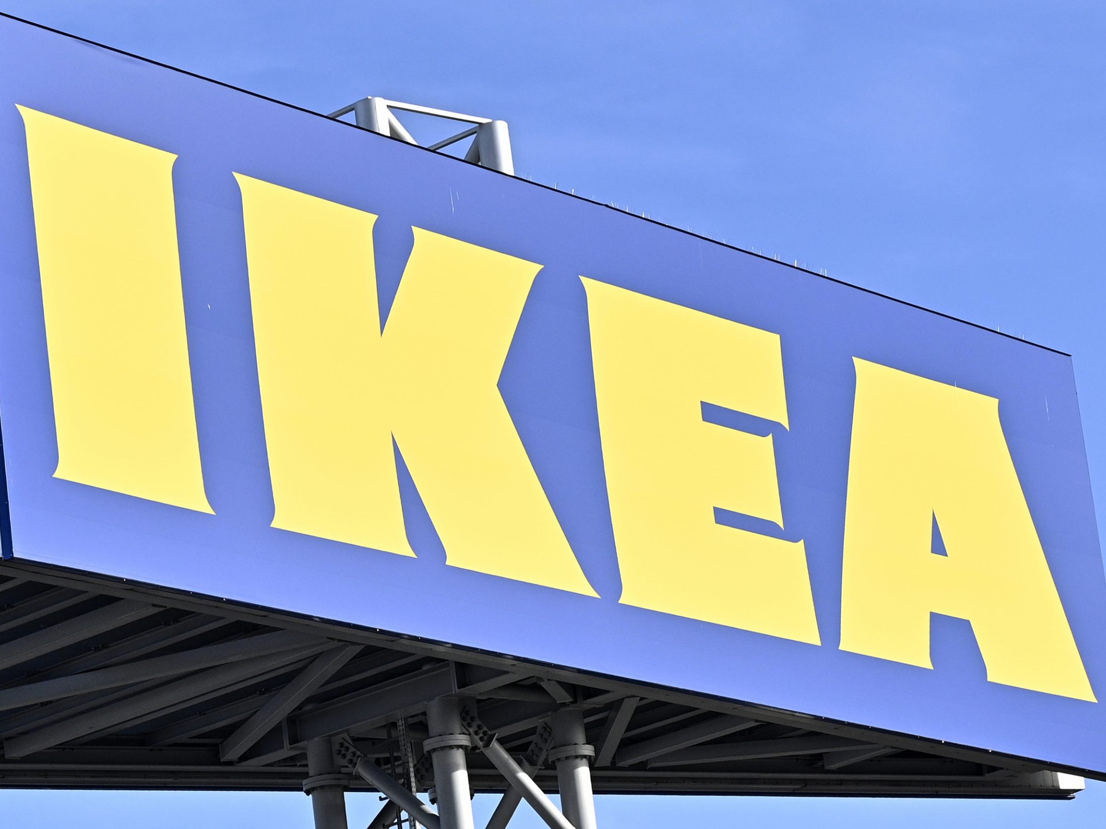 IKEA ruft wegen Stromschlaggefahr Outdoor-Lichterketten und eine LED-Lampe zurück.