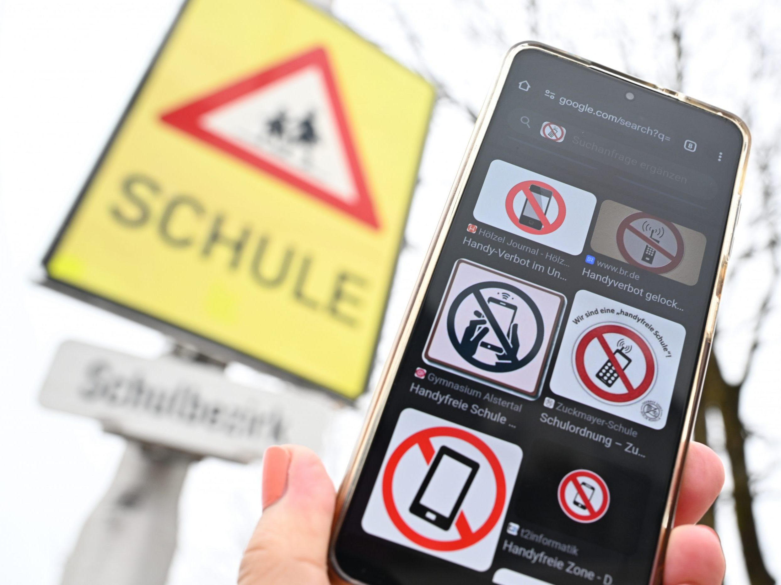 Schulen können autonom Ausnahmen beim Handyverbot umsetzen. Schulen können autonom Ausnahmen beim Handyverbot umsetzen.