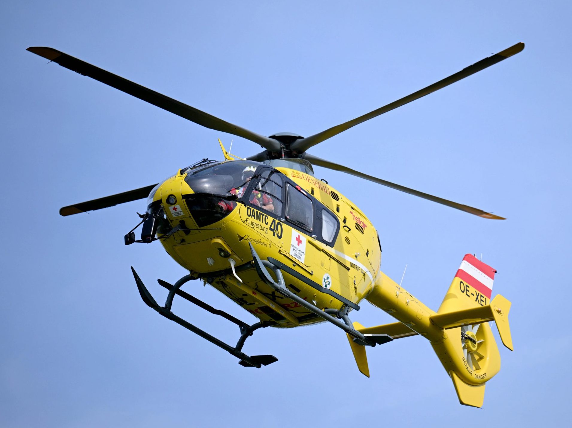 Der beim Brand verletzte Mann wurde ins Spital geflogen.