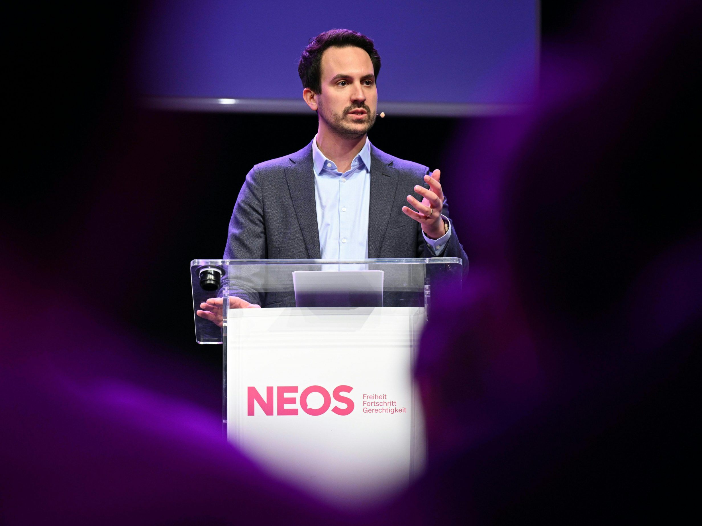 Wiederkehr tritt bei Wien-Wahl nicht als NEOS-Spitzenkandidat an. Wiederkehr tritt bei Wien-Wahl nicht als NEOS-Spitzenkandidat an.