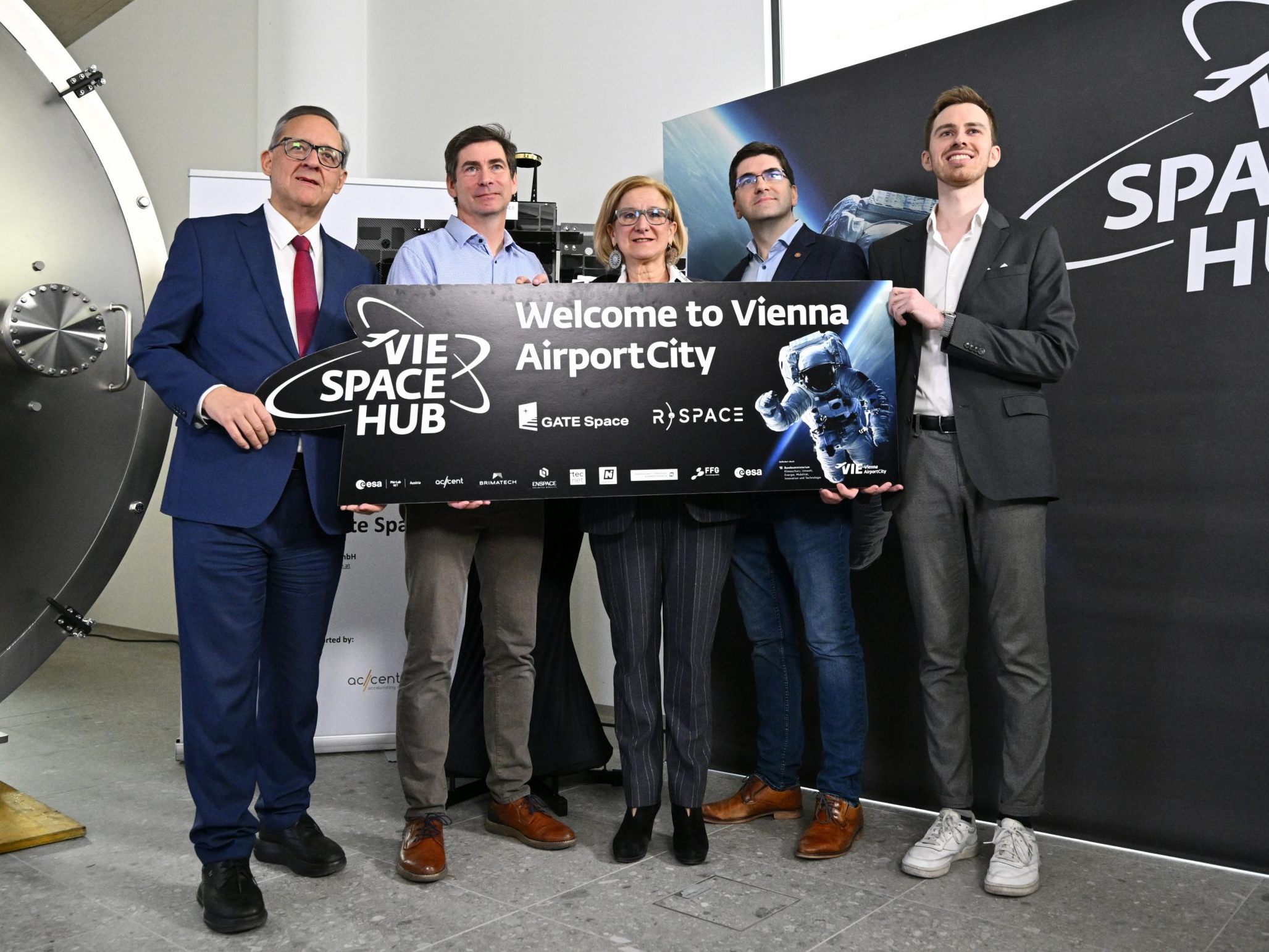 Der Weltraumcluster in der AirportCity auf dem Flughafen Wien vergrößert sich. Der Weltraumcluster in der AirportCity auf dem Flughafen Wien vergrößert sich.