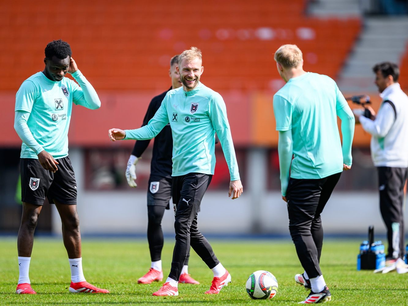 Einer fehlte: Marko Arnautovic war Österreichs Abschlusstraining vor dem Match gegen Serbien nicht dabei. Einer fehlte: Marko Arnautovic war Österreichs Abschlusstraining vor dem Match gegen Serbien nicht dabei.