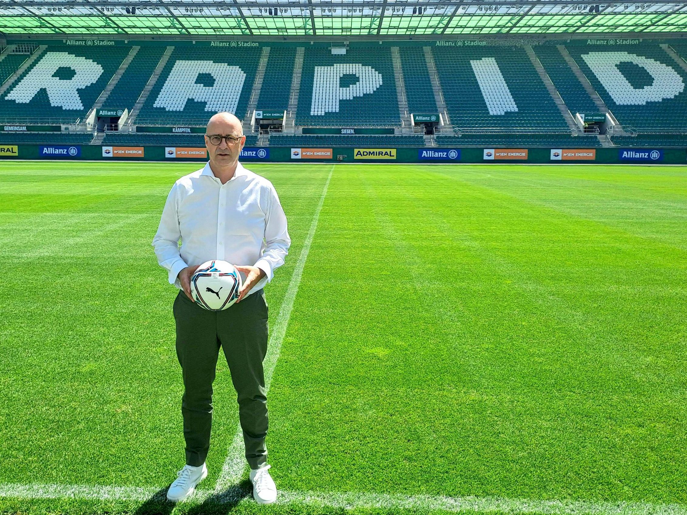 Rapid Wien hat sich vorzeitig von seinem Wirtschafts-Chef Knipping getrennt.