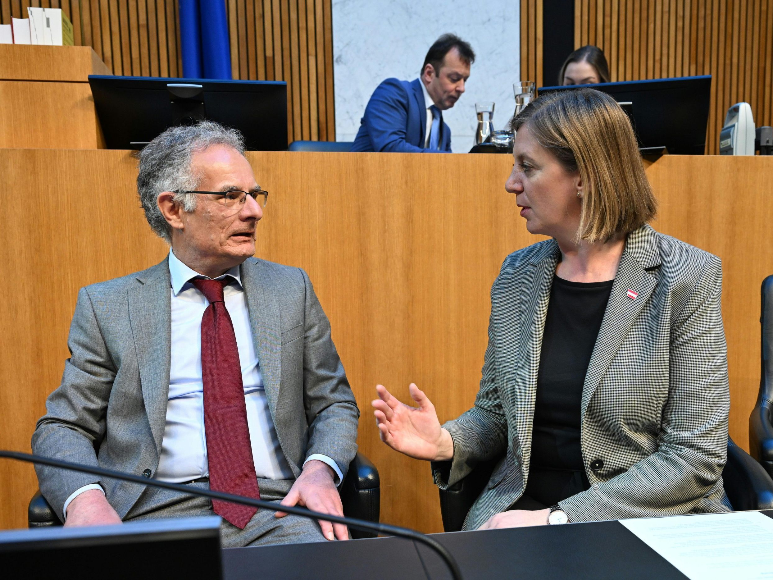 Finanzminister Markus Marterbauer (SPÖ) und ÖVP-Staatssekretärin Barbara Eibinger-Miedl. Finanzminister Markus Marterbauer (SPÖ) und ÖVP-Staatssekretärin Barbara Eibinger-Miedl.
