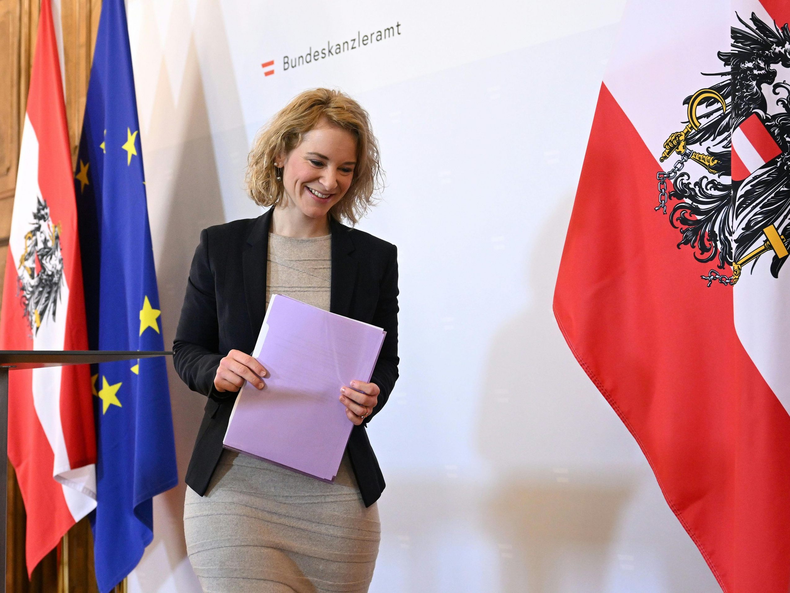 Frauenministerin Holzleitner. Frauenministerin Holzleitner.