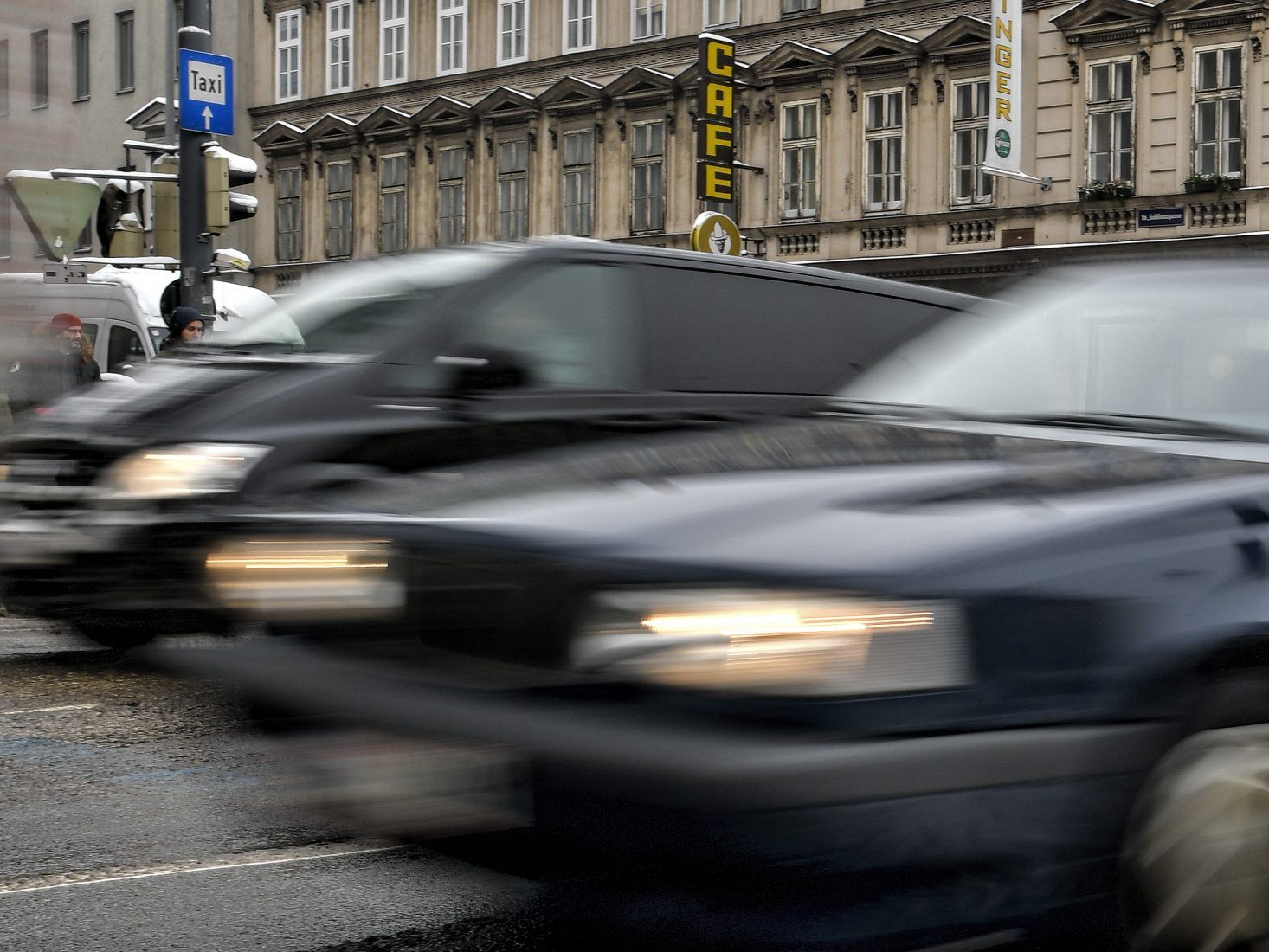 Die Wiener Polizei hielt unzählige Raser am Wiener Gürtel an.