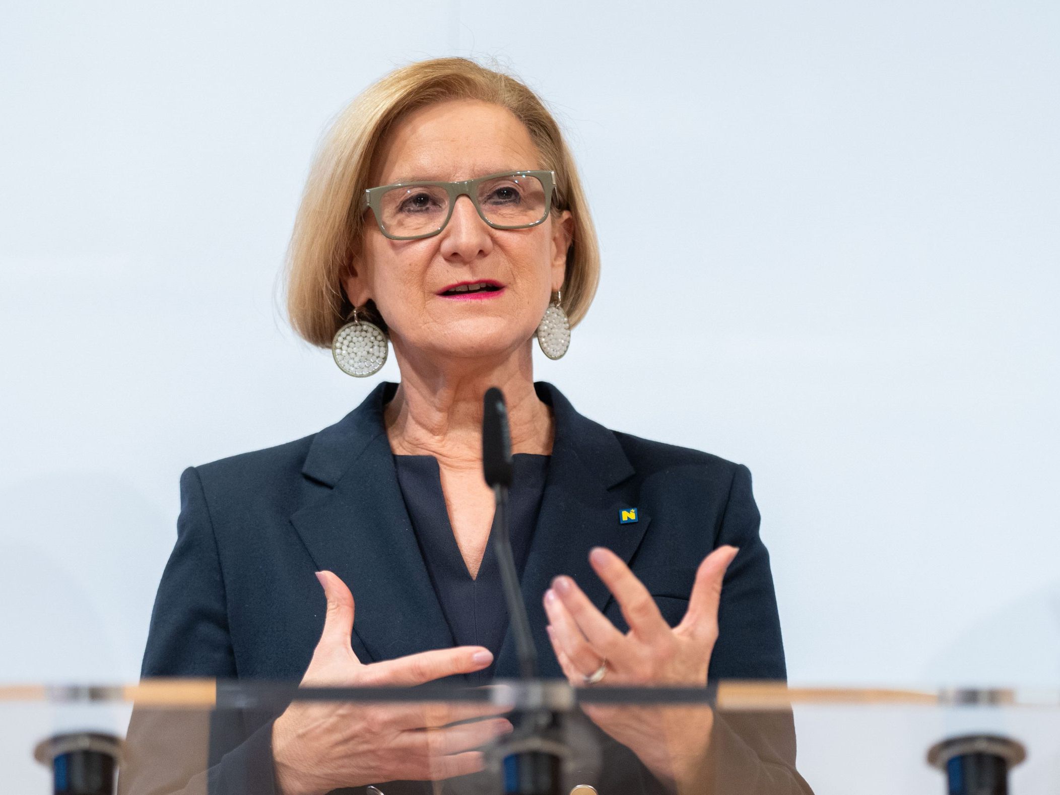 Sperre auf "neuer" Weststrecke beginnt am 12. Mai. Im Bild: Mikl-Leitner.