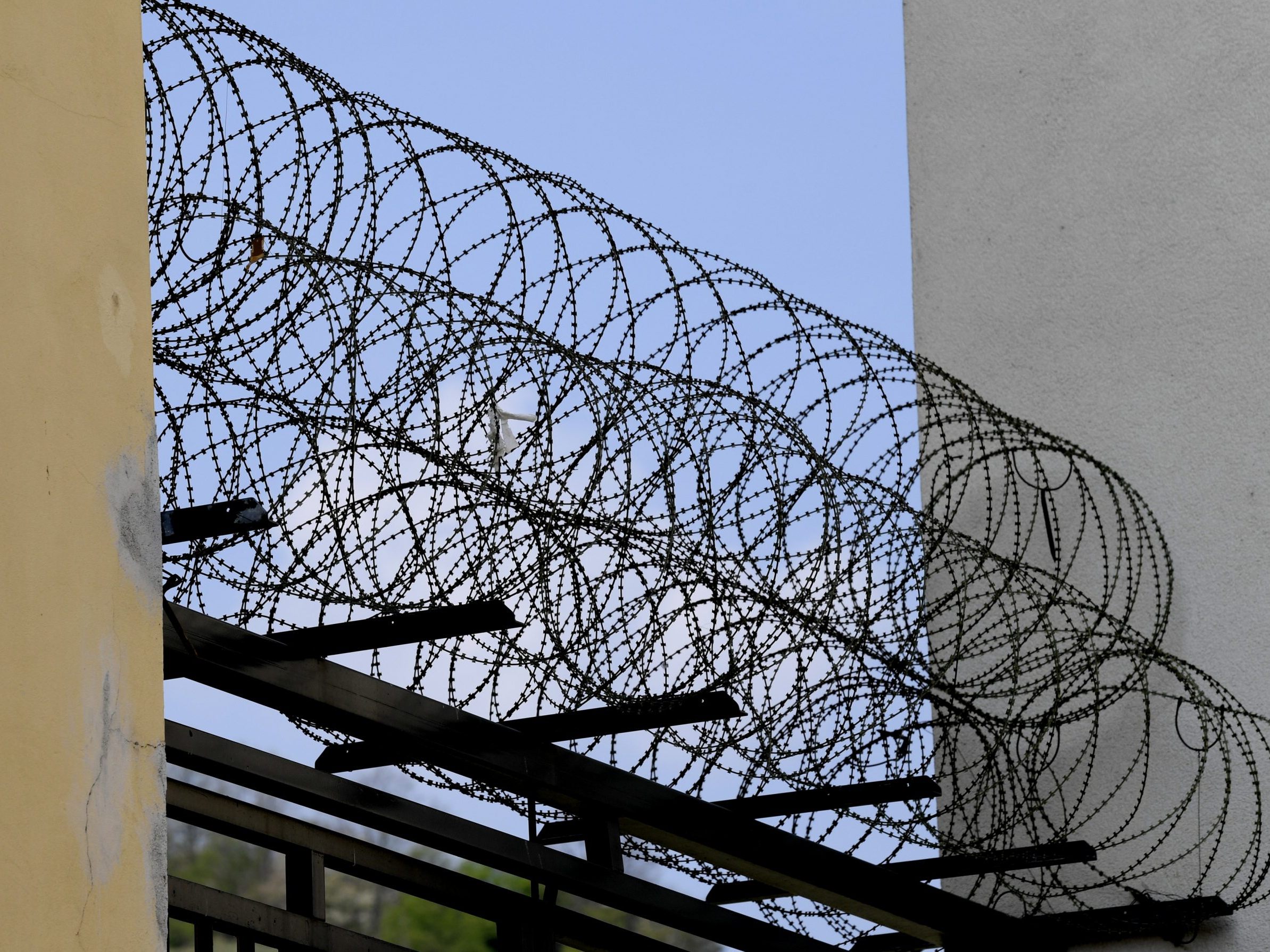 Der Beschluss ist rechtskräftig und somit für vorerst 14 Tage rechtswirksam.