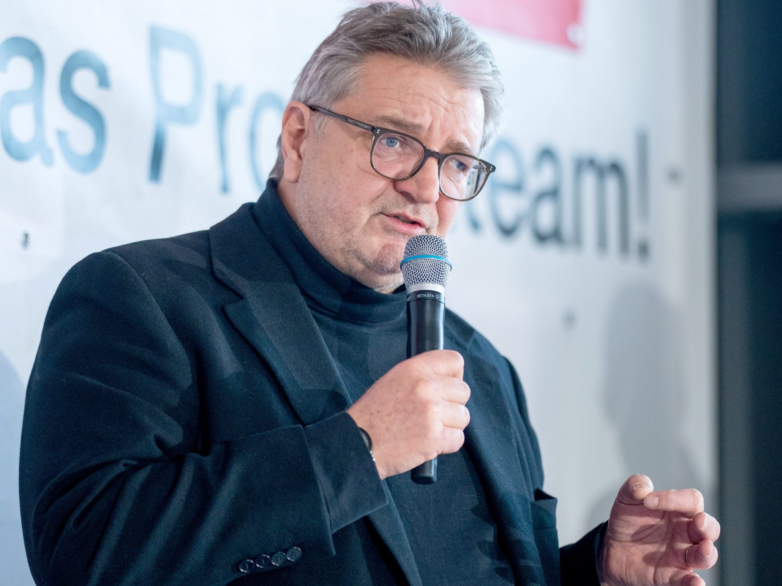 Hacker hatte sich dazu am Montag im "Kurier" zurückhaltend geäußert.