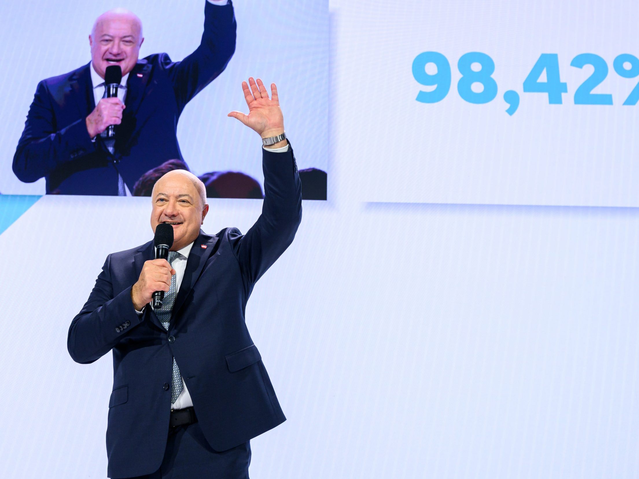 Stocker wurde mit 98,42 Prozent offiziell zum Bundesparteiobmann gewählt.