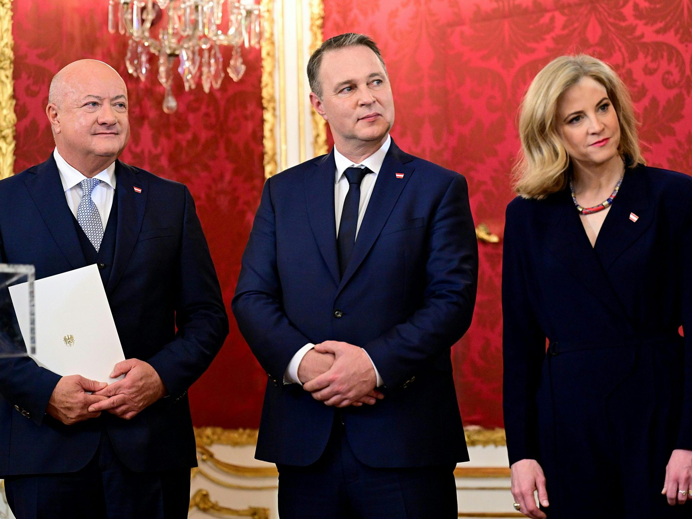 Stocker, Babler und Meinl-Reisinger bei der Angelobung.