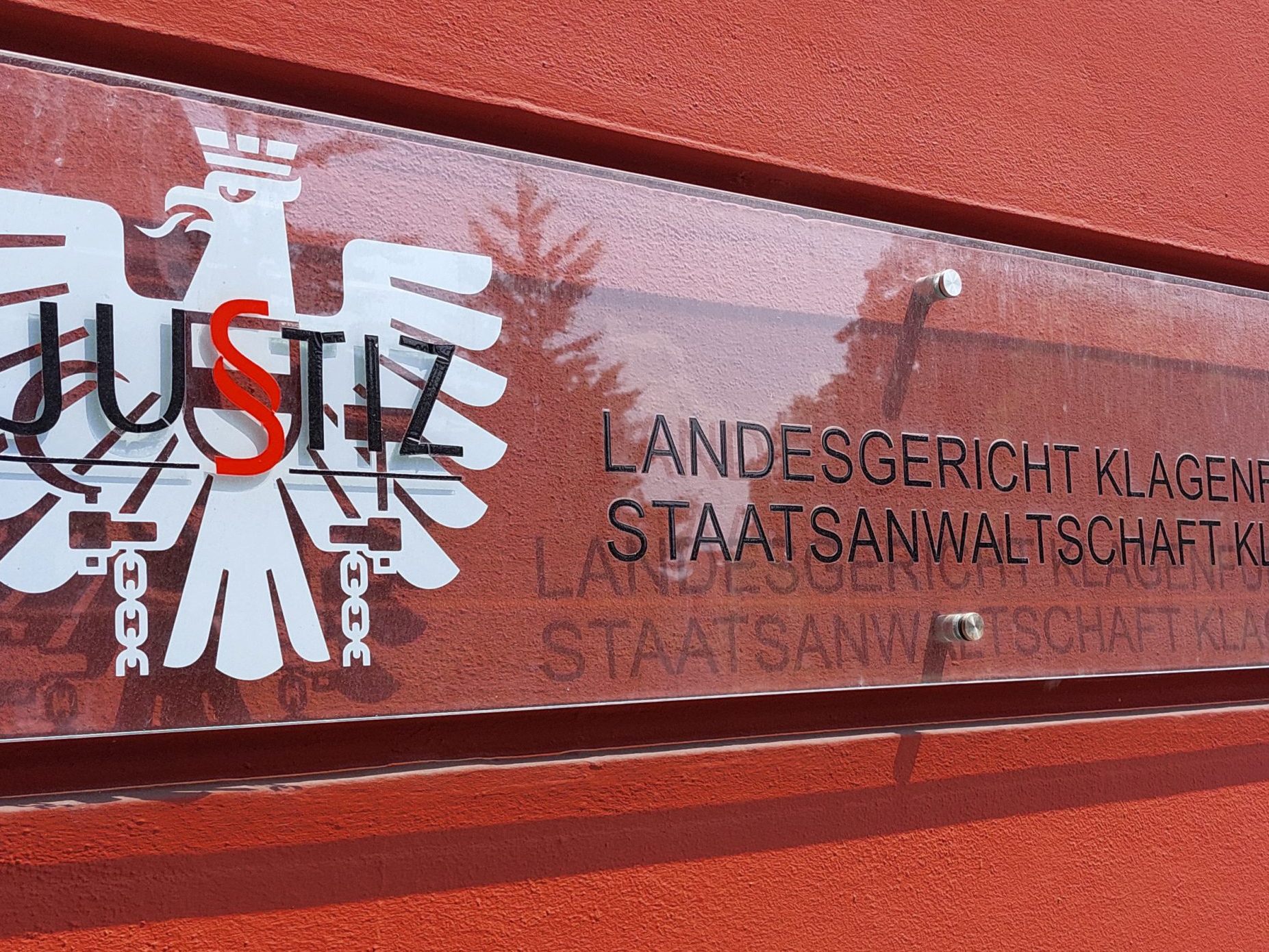 Der Mann wurde zu acht Jahren Haft verurteilt. Der Mann wurde zu acht Jahren Haft verurteilt.