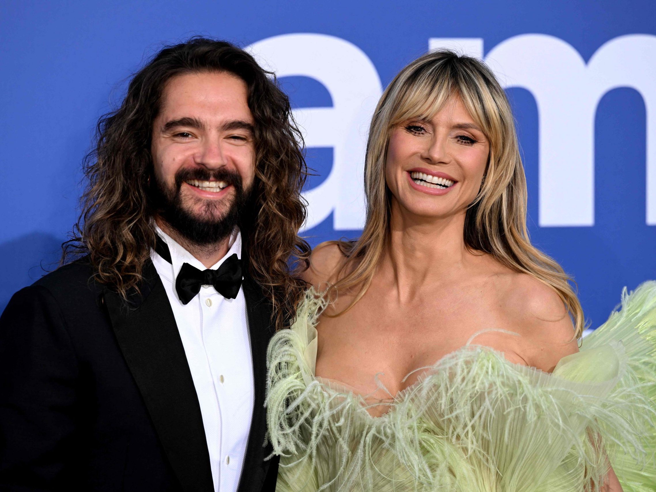 Tom Kaulitz spricht in seinem Podcast über seine erfüllte Beziehung zu Heidi Klum und den besten Sex seines Lebens. Tom Kaulitz spricht in seinem Podcast über seine erfüllte Beziehung zu Heidi Klum und den besten Sex seines Lebens.