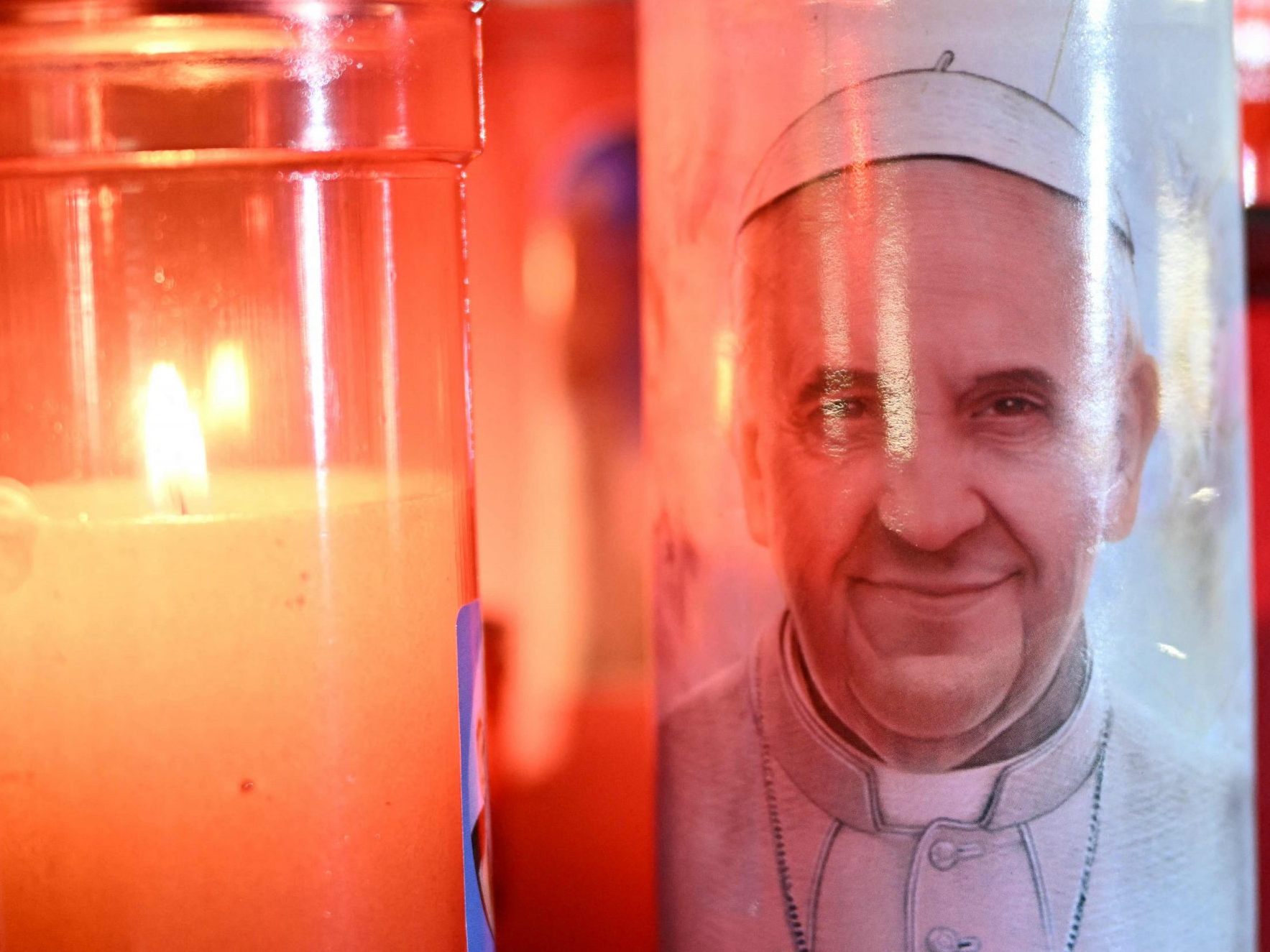 Papst Franziskus ist auf dem Weg der Besserung. Papst Franziskus ist auf dem Weg der Besserung.