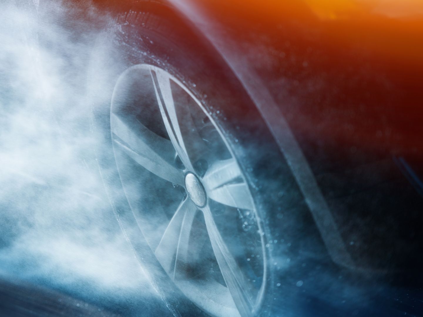 Zu dem Unfall auf der Westautpbahn (A1) kam es vermutlich wegen Aquaplaning. Zu dem Unfall auf der Westautpbahn (A1) kam es vermutlich wegen Aquaplaning.