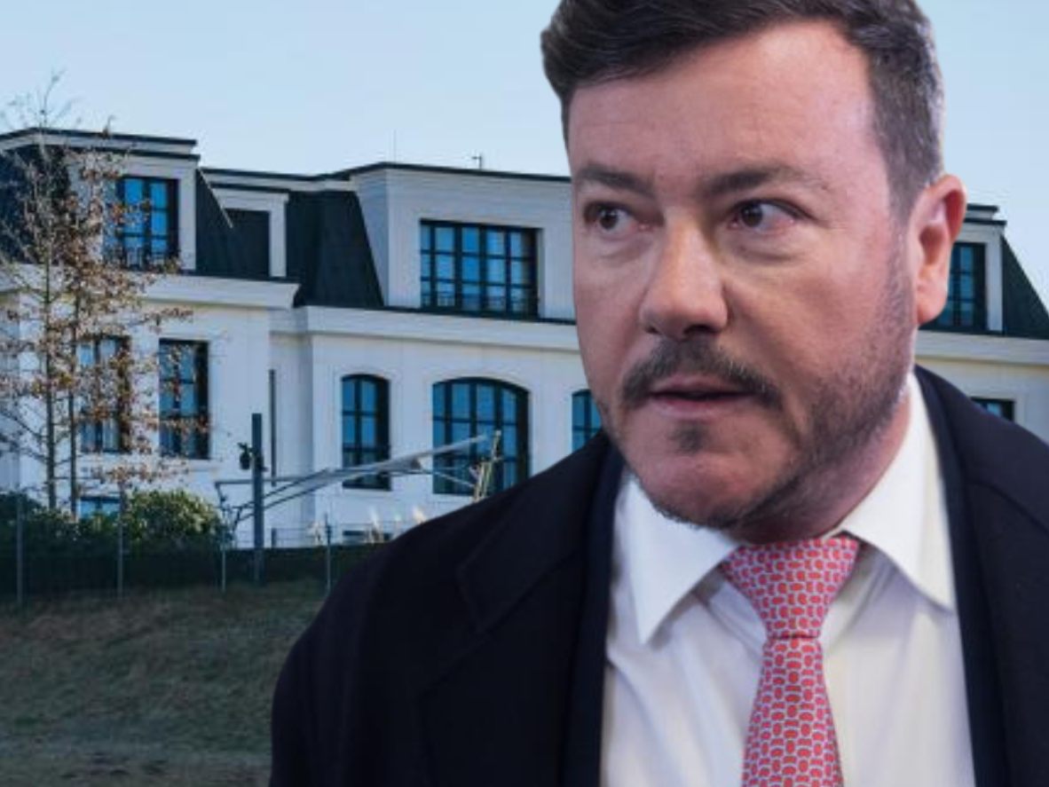Diese von Benko privat genutzte Villa in Innsbruck wurde von der Republik bereits Ende 2023 gepfändet. Das ehemalige Schlosshotel Igls wurde 2016 von der Gesellschaft Schlosshotel Igls gekauft, die großteils Benkos Laura-Privatstiftung gehört. Das Hotel wurde abgerissen und auf dem mehrere tausend Quadratmeter großen Areal ein Luxusanwesen errichtet. Diese von Benko privat genutzte Villa in Innsbruck wurde von der Republik bereits Ende 2023 gepfändet. Das ehemalige Schlosshotel Igls wurde 2016 von der Gesellschaft Schlosshotel Igls gekauft, die großteils Benkos Laura-Privatstiftung gehört. Das Hotel wurde abgerissen und auf dem mehrere tausend Quadratmeter großen Areal ein Luxusanwesen errichtet.