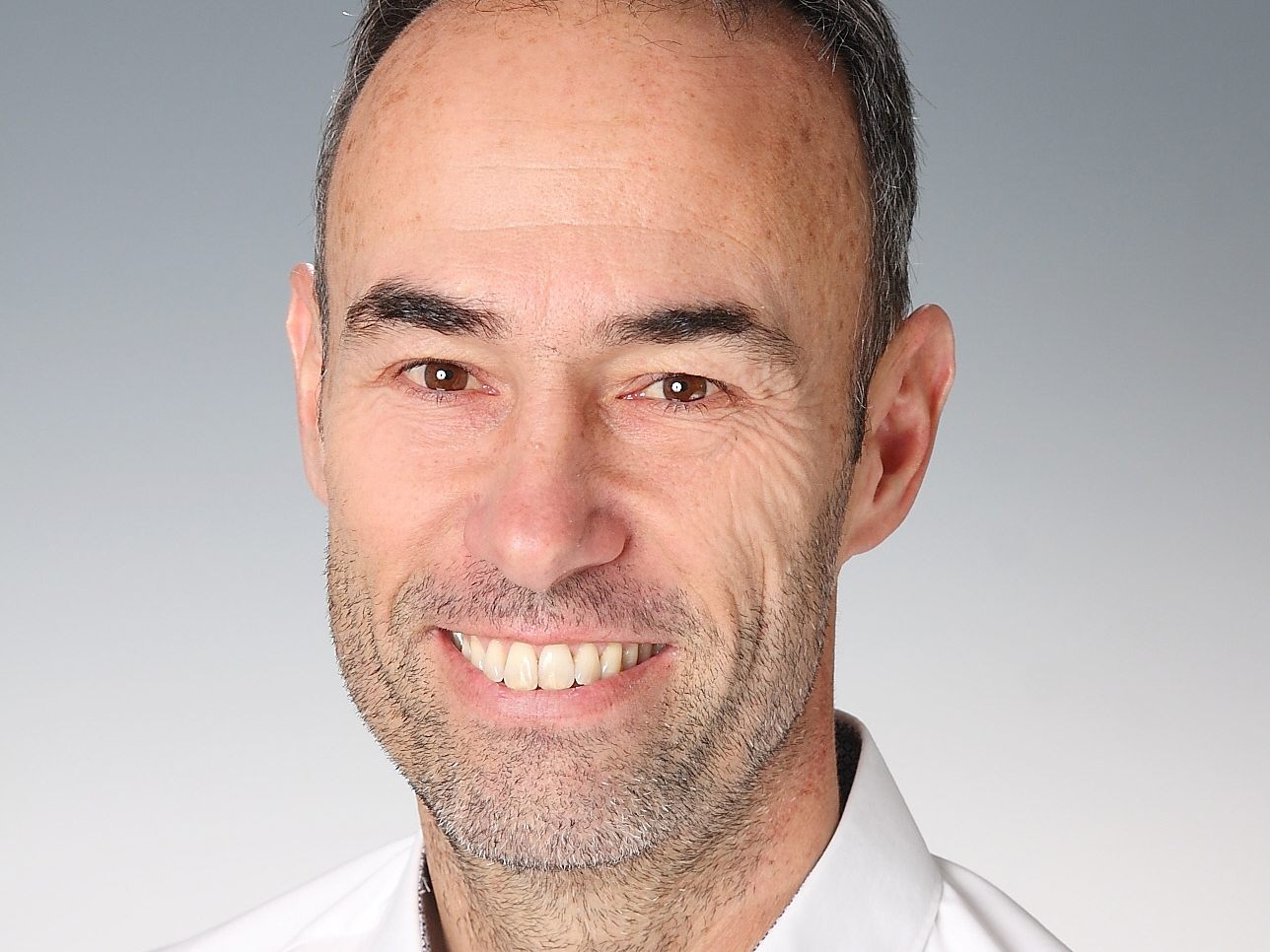 Wolfgang Lässer, Bürgermeister von Schlins, setzt auf Nachhaltigkeit, Gemeinschaft und eine zukunftsorientierte Entwicklung der Gemeinde.