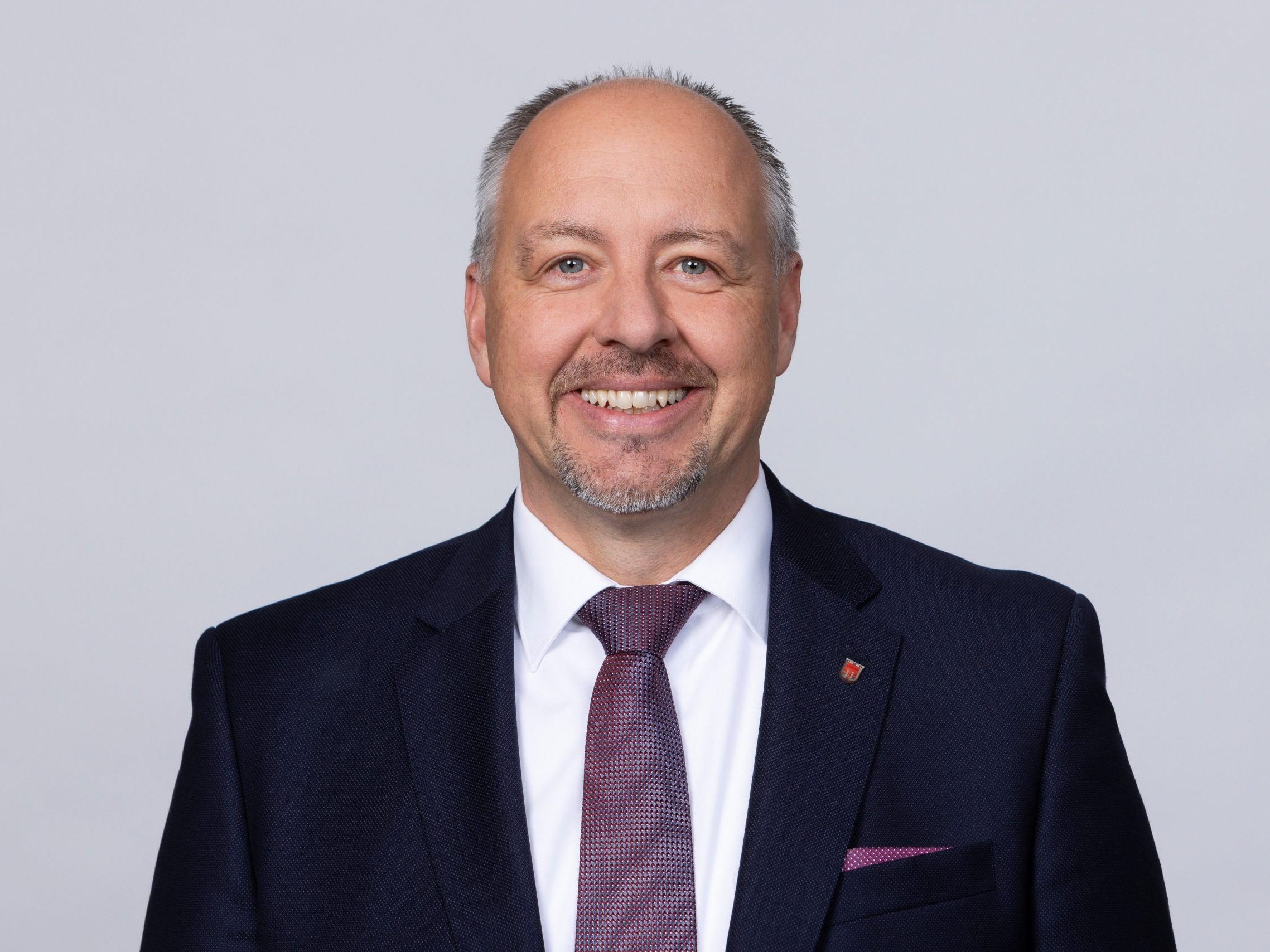 Joachim Fritz, Bürgermeisterkandidat für das Kleinwalsertal, setzt sich für eine starke Gemeinschaft, wirtschaftliche Stabilität und soziale Sicherheit ein.
