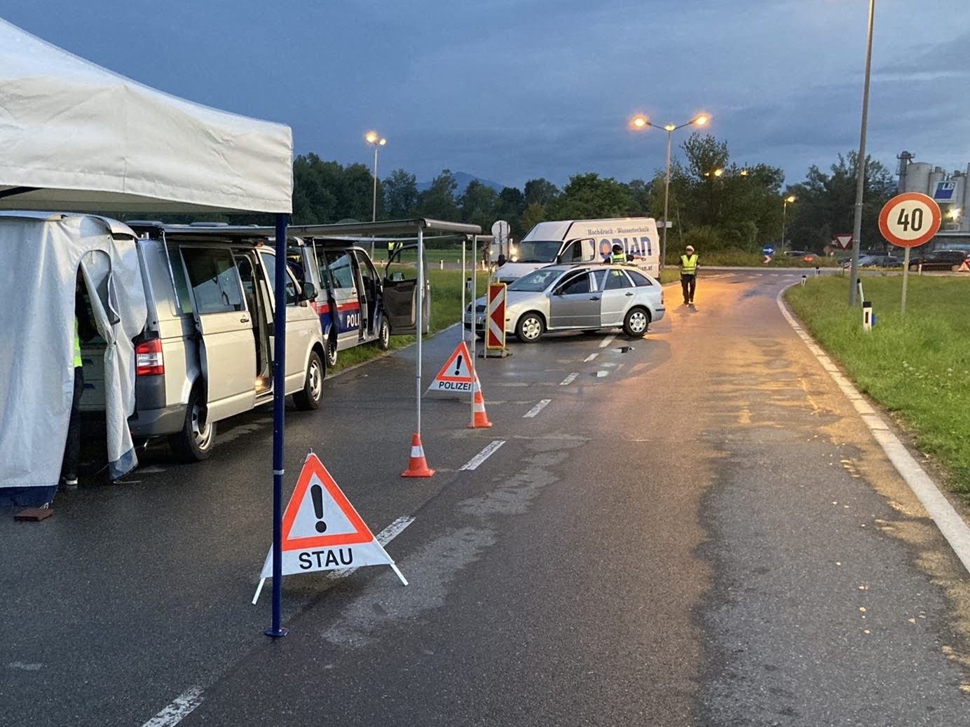 Im Zuge von landesweit durchgeführten Kontrollen wurden fünf durch Suchtgift beeinträchtigte Fahrzeuglenker festgestellt und aus dem Verkehr gezogen. Im Zuge von landesweit durchgeführten Kontrollen wurden fünf durch Suchtgift beeinträchtigte Fahrzeuglenker festgestellt und aus dem Verkehr gezogen.