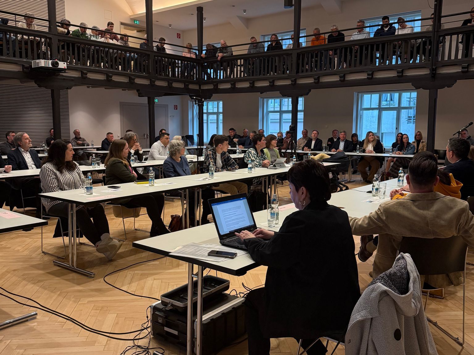 Die neu gewählte Stadtvertretung tagte erstmals im Löwensaal. Die neu gewählte Stadtvertretung tagte erstmals im Löwensaal.