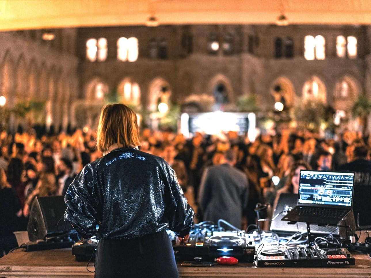 Auch eine Open-Air-Disco steht beim Wiener Flüchtlingsball 2025 auf dem Programm.