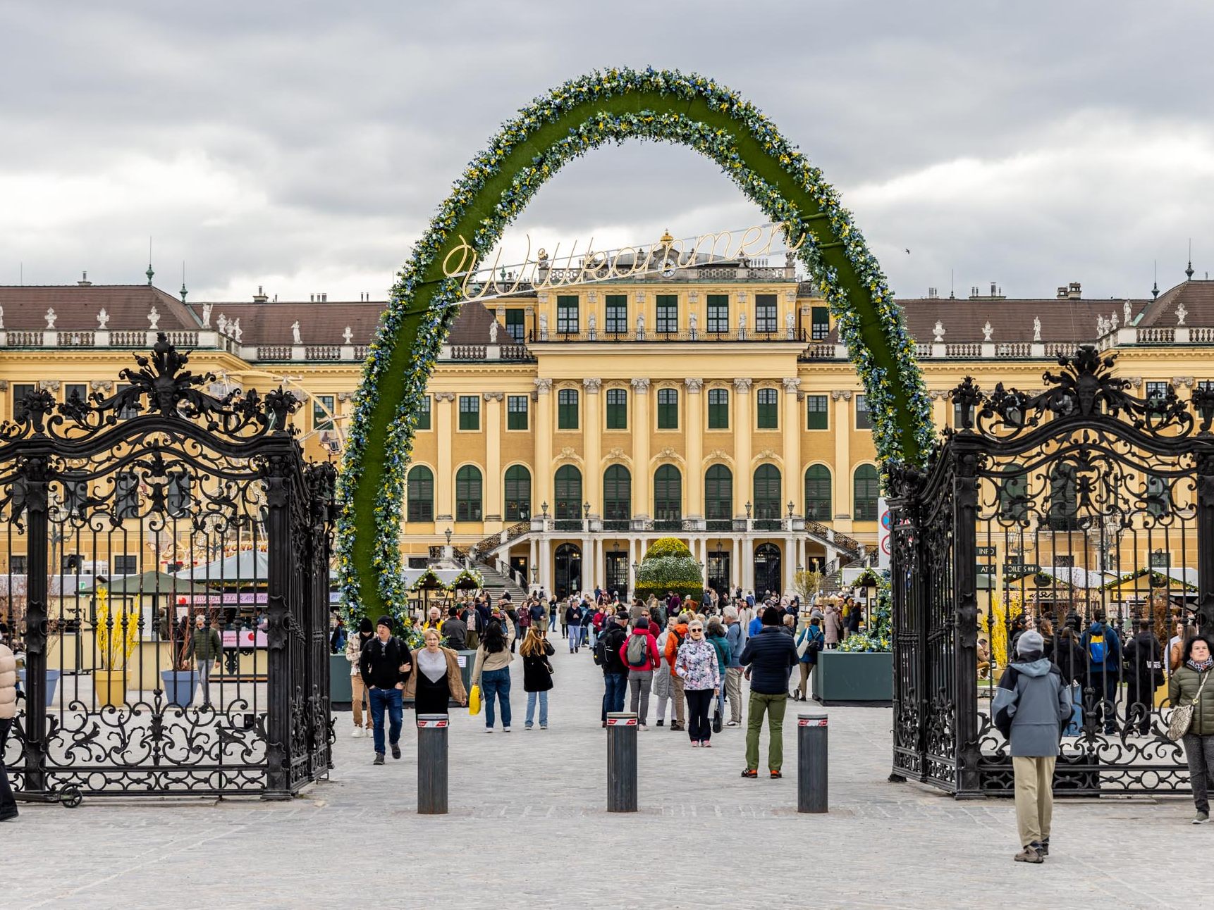 Der Ostermarkt Schloss Schönbrunn findet vom 27. März bis 21. April 2025 statt.