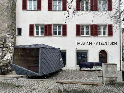 Das Wisswak – eine Wortkreation aus Wissen und Biwak – ist ein mobiles Museum des Alpenvereins, das auch als Biwak verwendet werden kann.