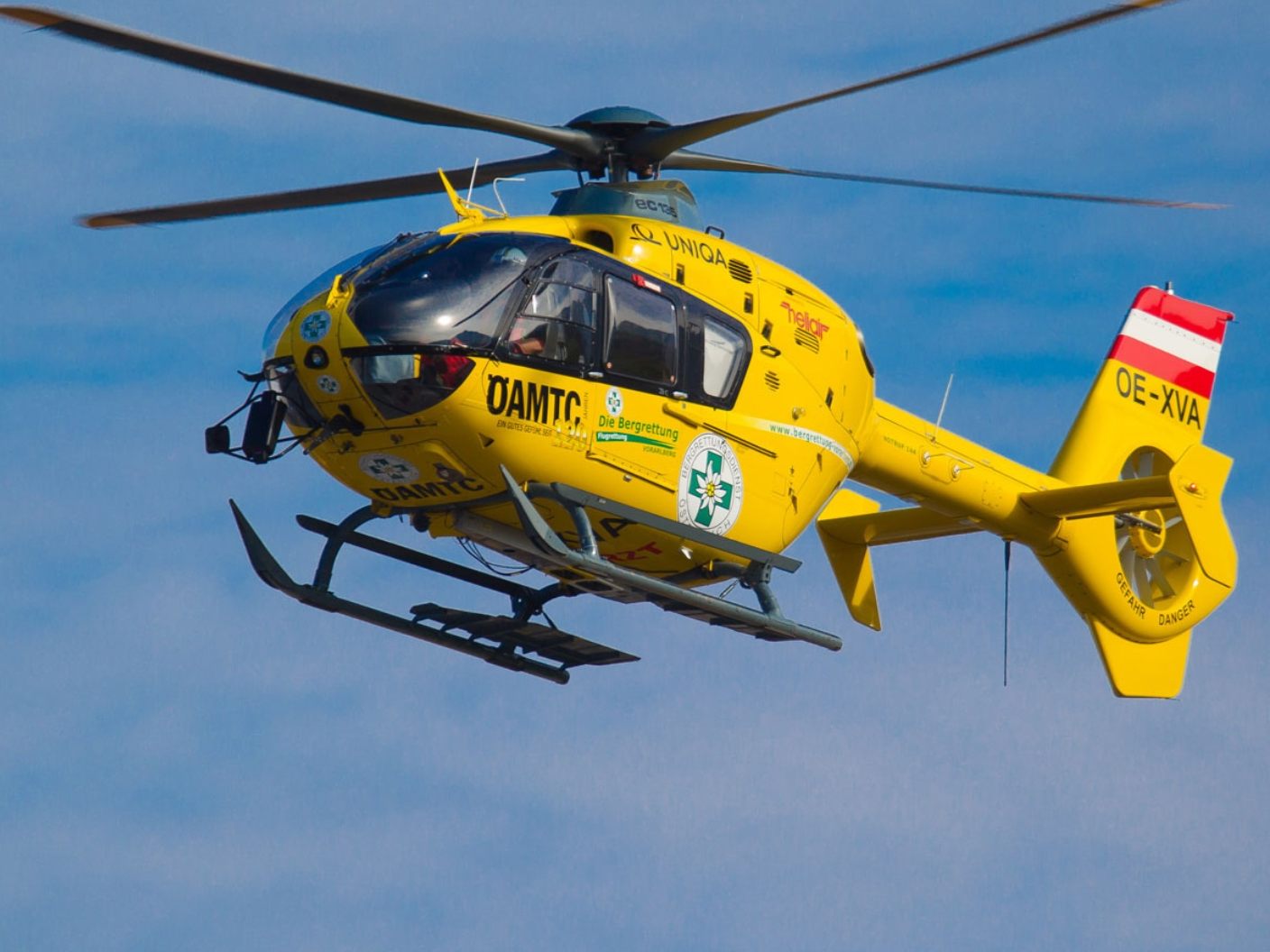 66-Jährige bei Ski-Unfall schwer verletzt und per Notarzthubschrauber ins Krankenhaus geflogen. (Symbolbild) 66-Jährige bei Ski-Unfall schwer verletzt und per Notarzthubschrauber ins Krankenhaus geflogen. (Symbolbild)